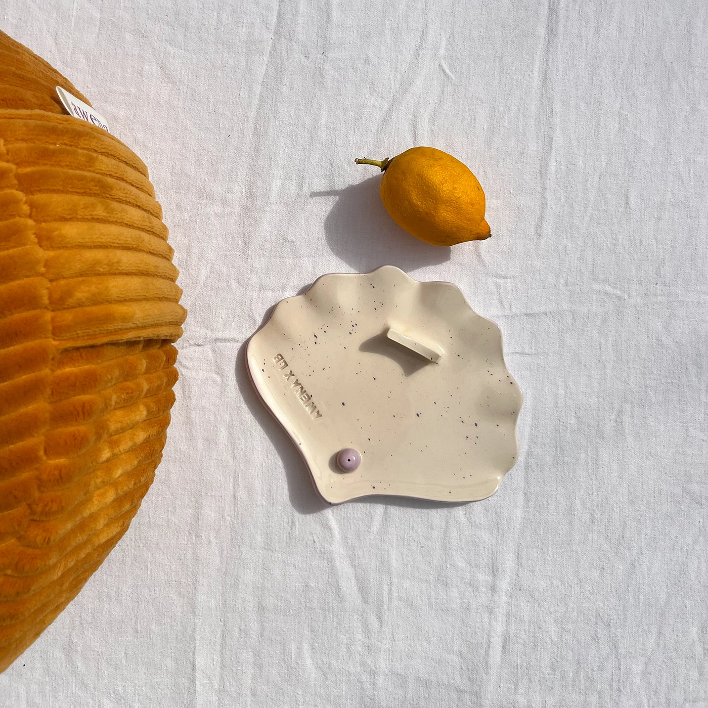 Kit de méditation complet - berlingot Tallinn, zafu Tallinn et porte-encens coquillage