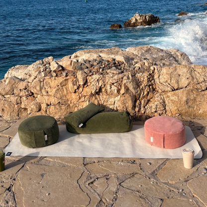 Zafu Hanoi - coussin de méditation vert kaki clair